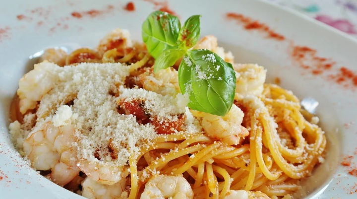 A plate of spaghetti. How Long Is Leftover Pasta Good For?