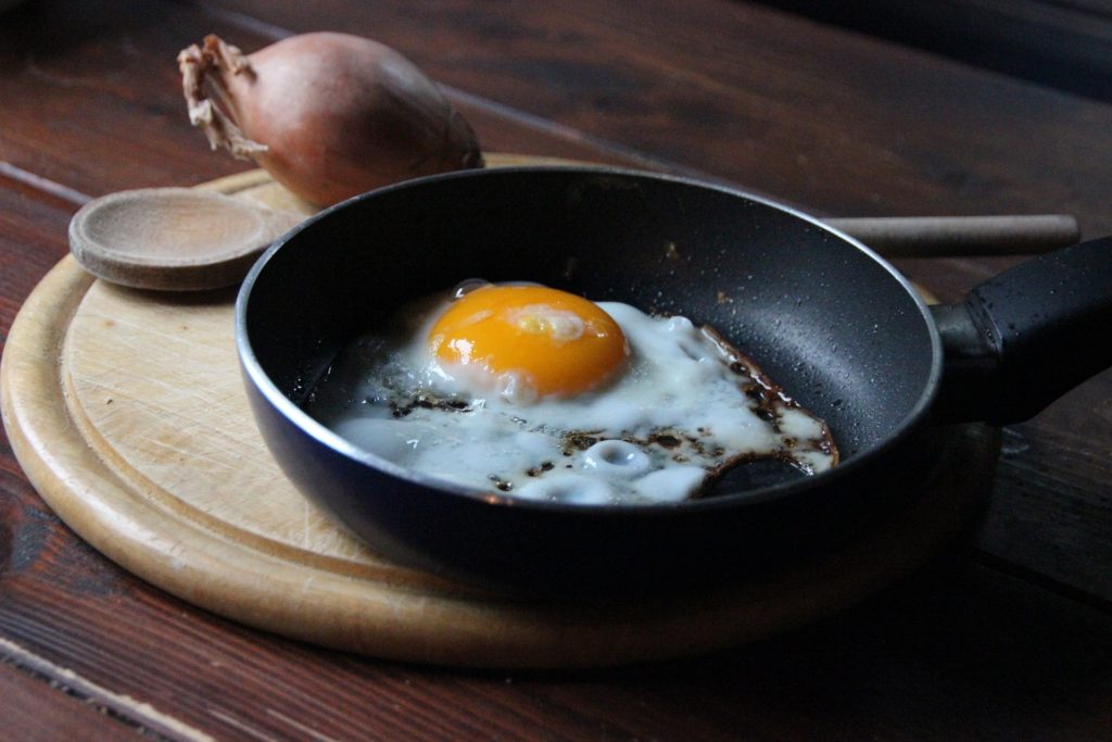 The Science Behind Why Food Sticks to Cast Iron (And How to Prevent It)