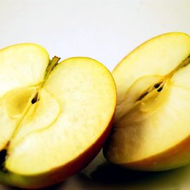 The Reason Why Sliced Apples Turn Brown